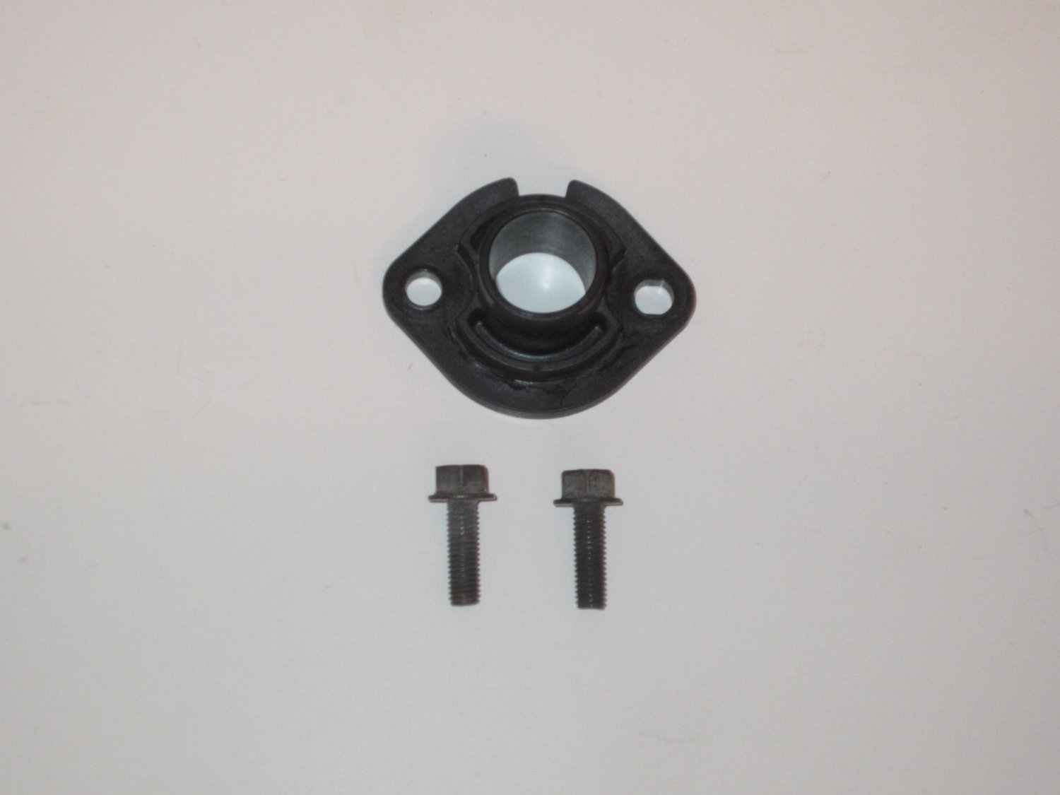 Briggs & Stratton Carburetor spacer 590549