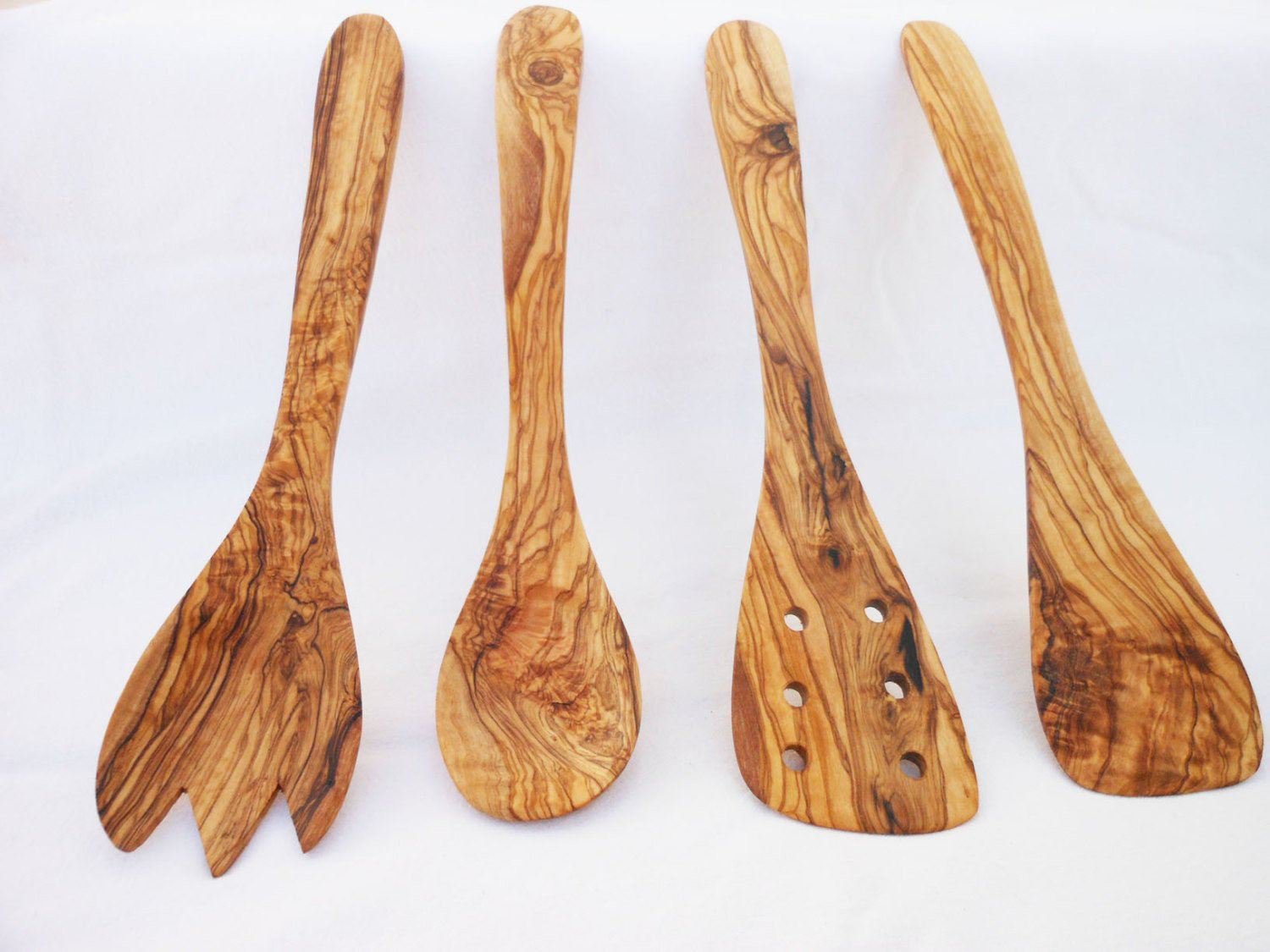 Olive Wood Medium Utensils: 1 Spatula, 1 pierced Spatula, 1 Spoon, 1 Spatula