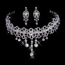 The silvery white alloy marriage necklace