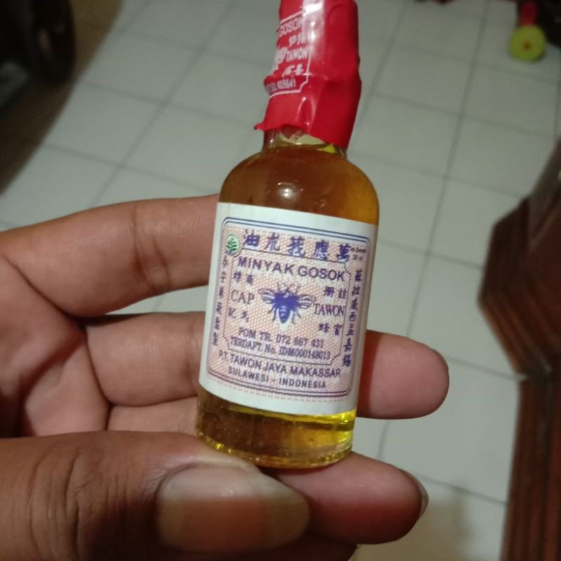 Minyak Gosok Cap Tawon Massage Oil CC, 20 Ml (6 Bottles)