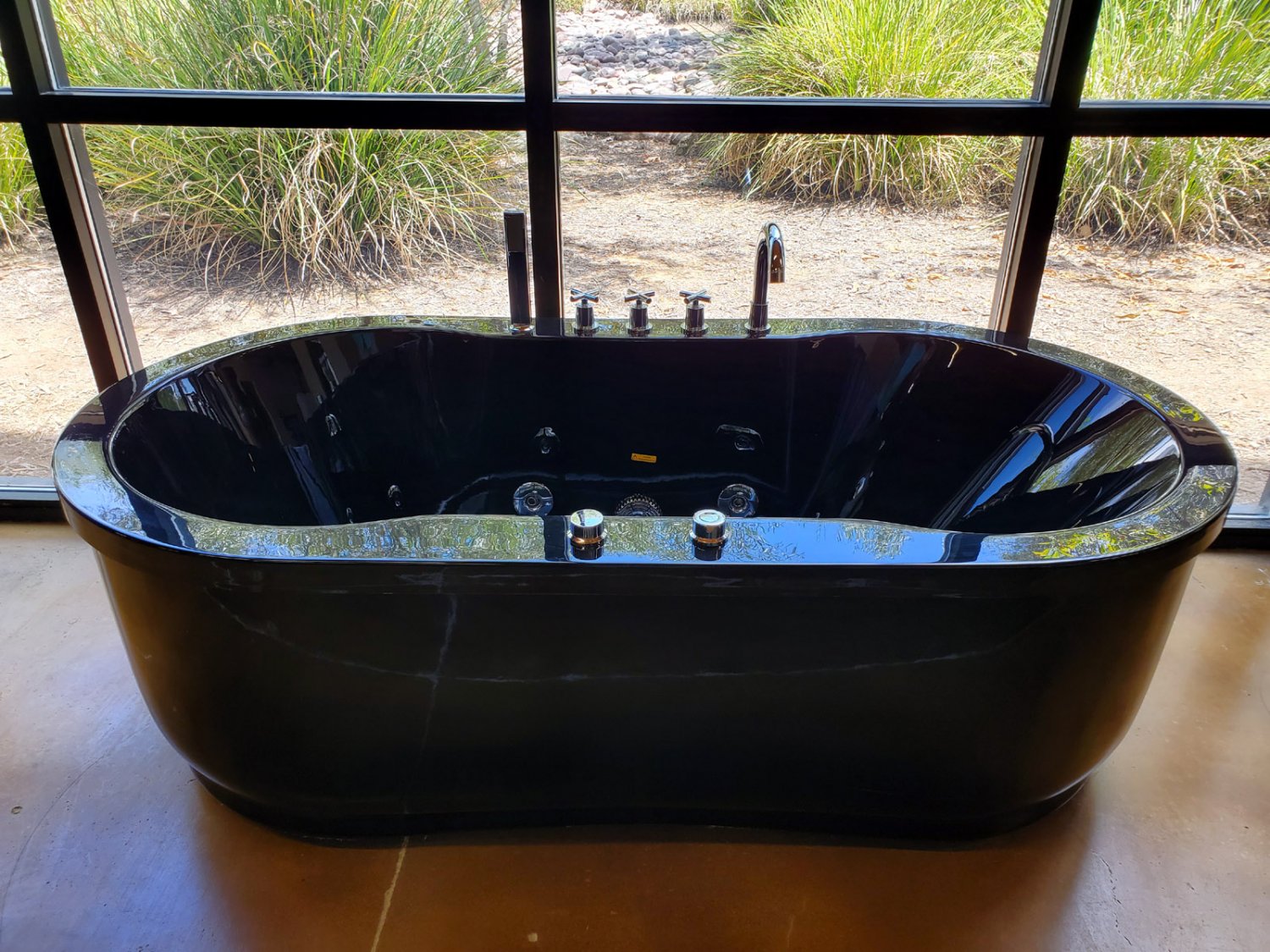 Black Hydrotherapy Whirlpool Jetted Bathtub Indoor Soaking Hot Bath Tub FREESTANDING