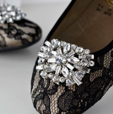 A PAIR OF RHINESTONE CRYSTAL WEDDING BRIDAL TRAPEZIUM BUCKLE SHOES CLIPS