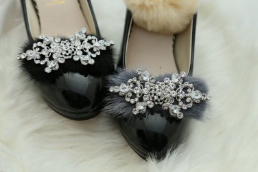 2 pcs - Vintage Rhinestone Crystal Grey Fur Trim Handmade Wedding Shoe Clips