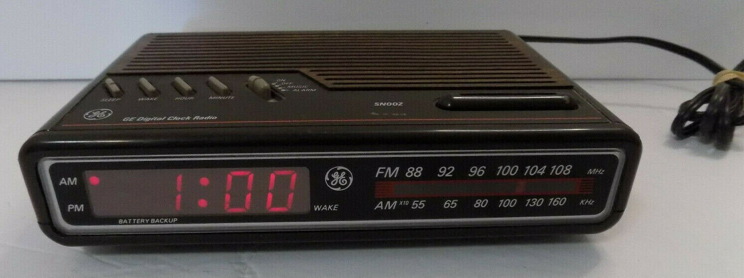 Vintage GE Digital Clock Radio 7-4612B AM/FM Alarm LED