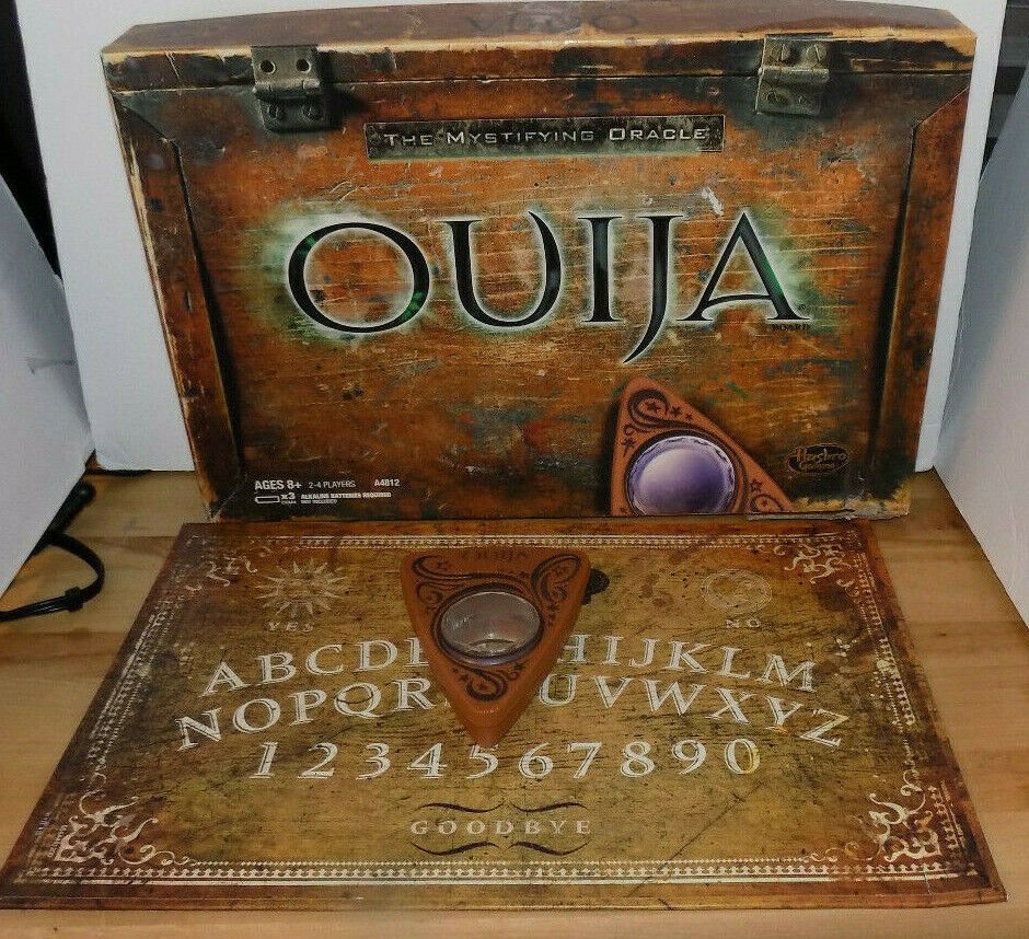 2013 Hasbro Ouija Board Game Complete