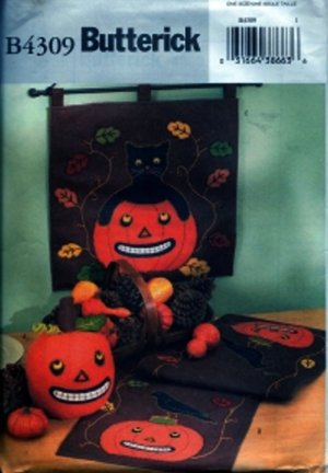 B4309 Butterick Pattern Pumpkin Centerpiece, Runner and Wall Hanging