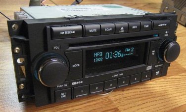 MINT JEEP CHRYSLER DODGE DURANGO 300 6 CD CHANGER MP3 RADIO WORKS WITH RSE DVD