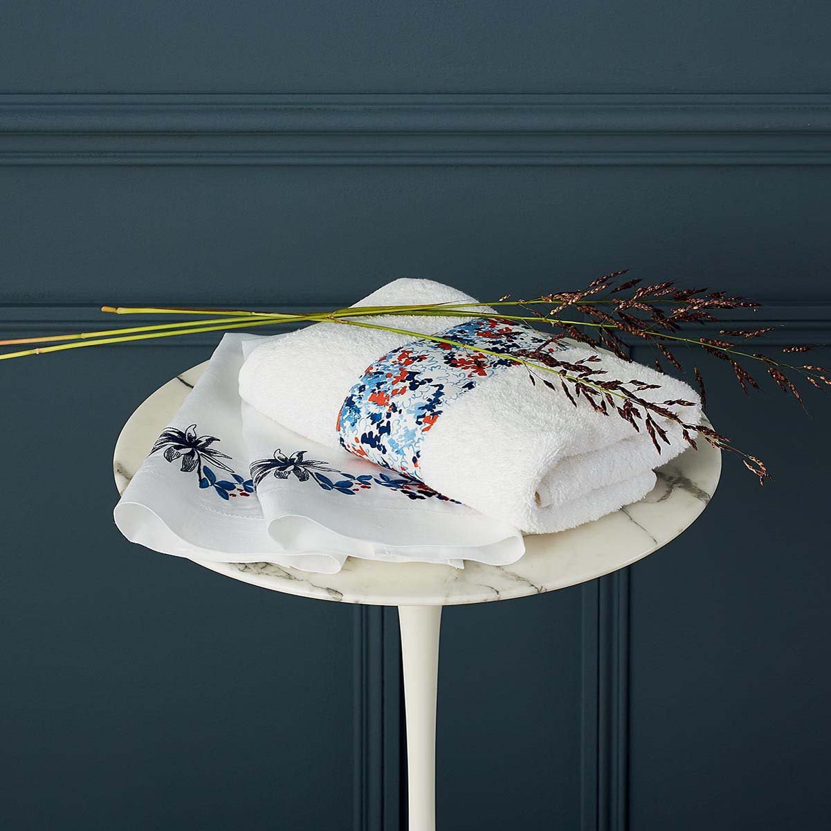 New Yves Delorme Baie White Bath Sheet Towel 36x59" 500 g/m² Flower Border Organic Cotton NWT