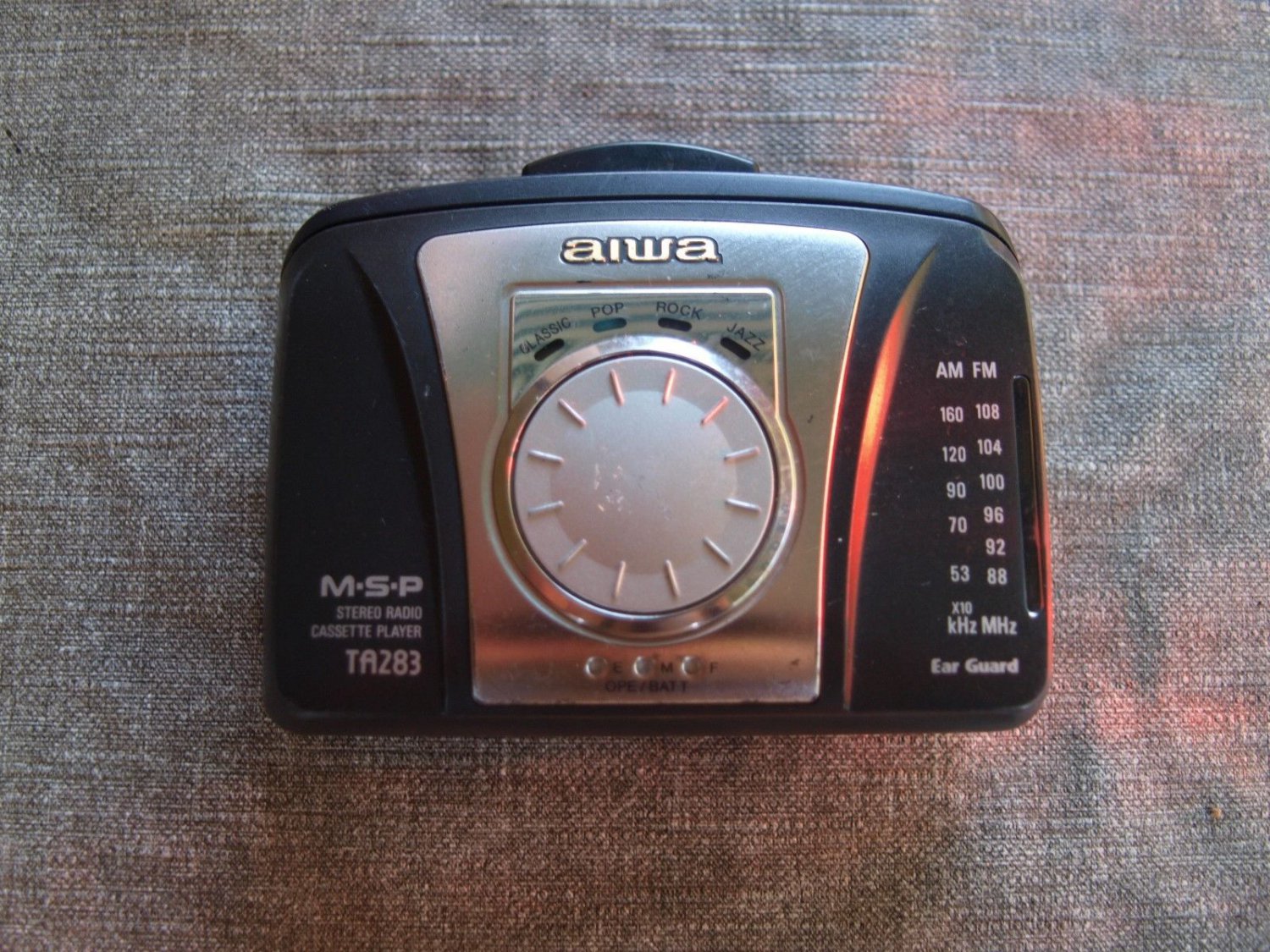 Aiwa HSTA283 Stereo Cassette Player Walkman AM FM Radio