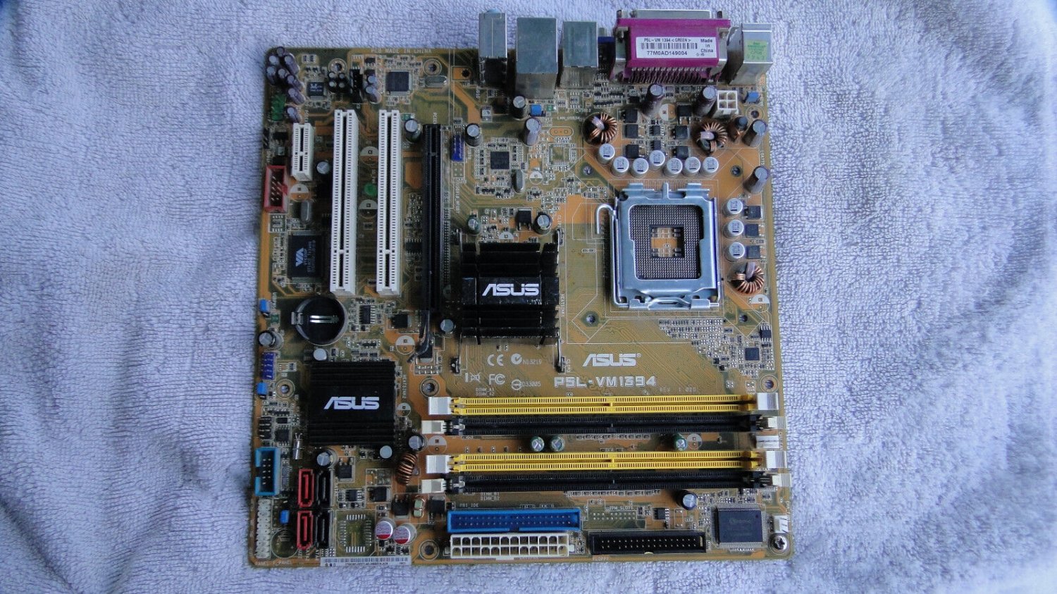 Asus P5LVM1394 Motherboard LGA 775 945G DDR2 mATX