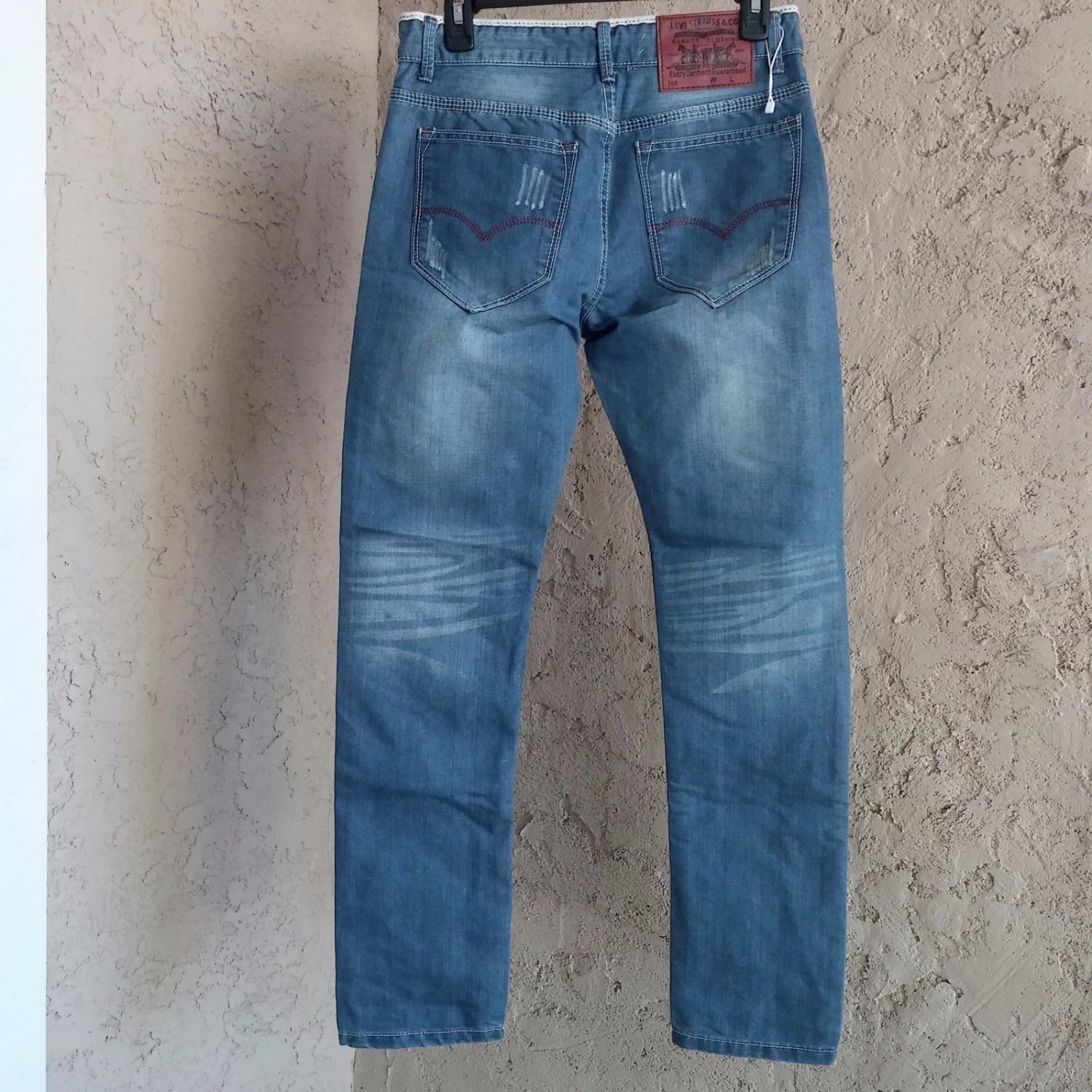 LEVI'S Slim Fit Men's Jeans Size 31 x 30 Size Run Small (W30