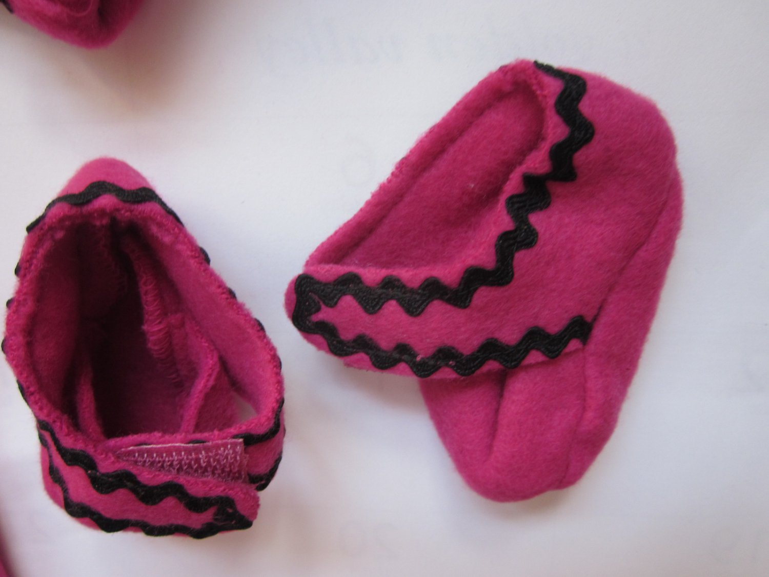 Genuine American Girl Bathrobe and Slippers