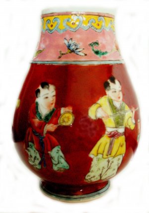 CHINESE HANDPAINTED VASE