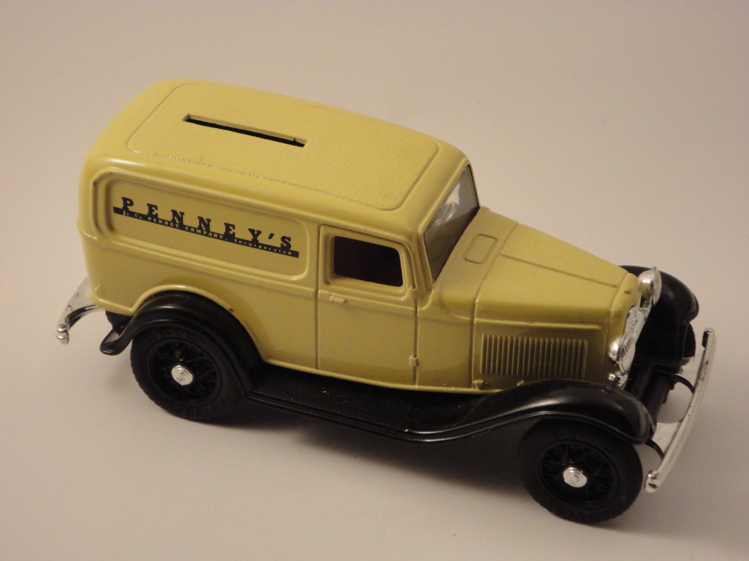 1932 JC Penney Ford Delivery Van Bank ERTL Replica c.1985