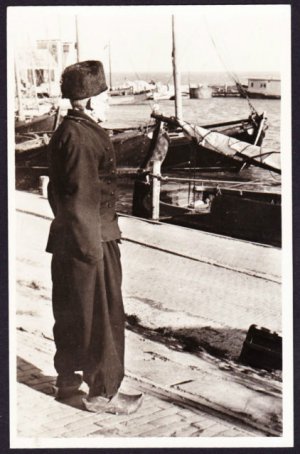 A4612 Holland Volendam Harbour postcard