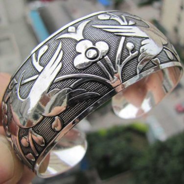 Beautiful Womenâ��s Open Cuff Bracelet Made of Tibet Silver