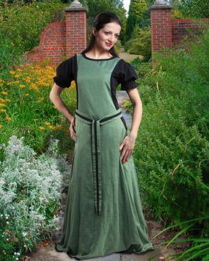 Renaissance Medieval Dress (medium)