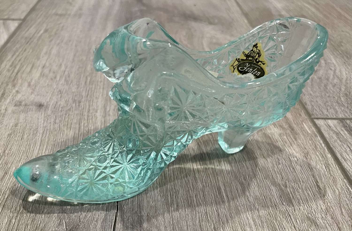 Fenton, Light Aqua, Daisy Button with Cat Design Glass Slipper #19