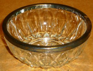 VINTAGE GORGEOUS CRYSTAL CANDY NUT BOWL WITH SILVERPLATE TRIM EDGE ITALY