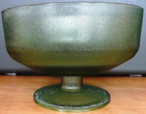 VINTAGE DEPRESSION GLASS SAGE GREEN HUGE COMPOTE BOWL HOOSIER TREE BARK DESIGN
