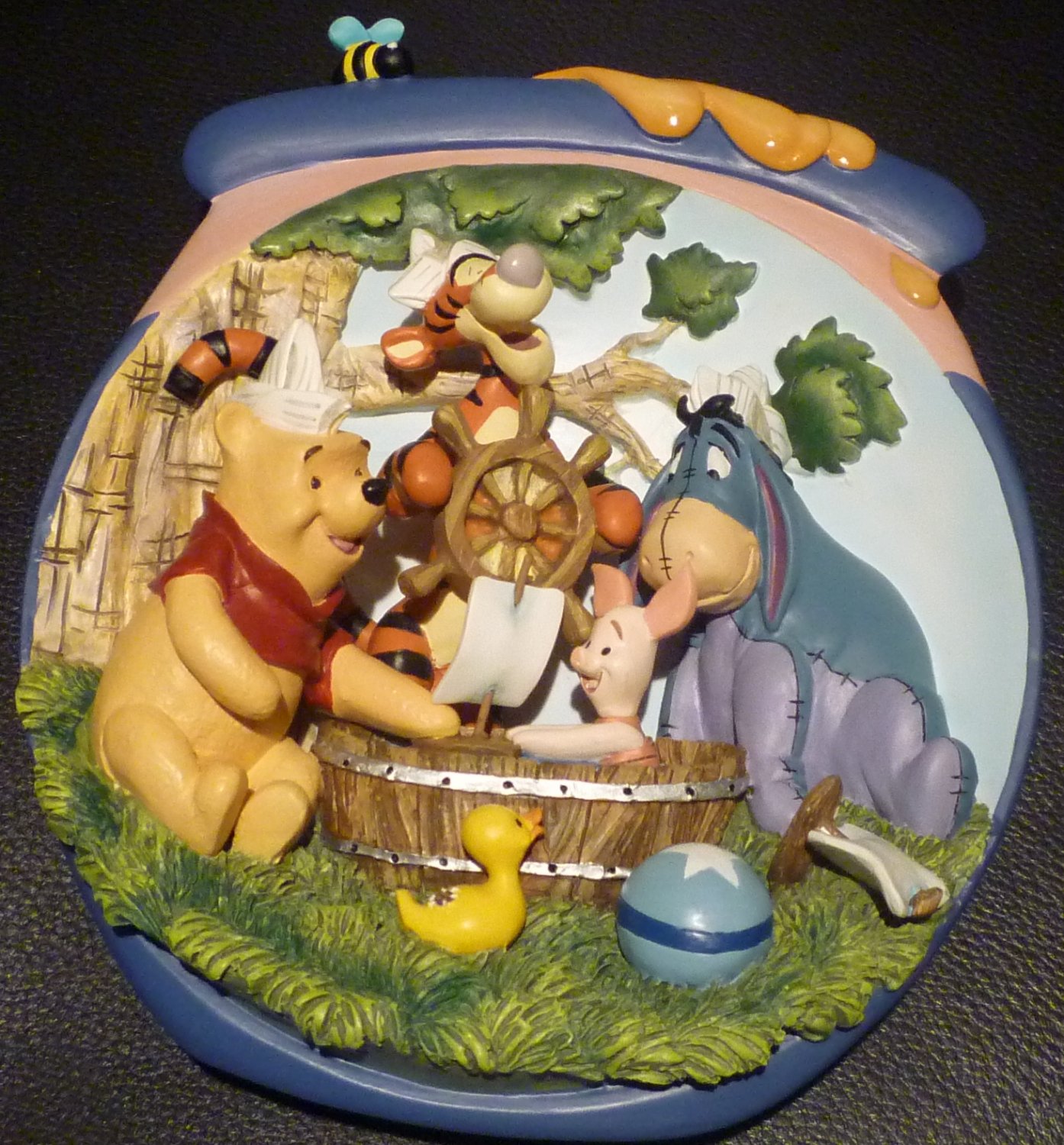 POOH'S HUNNYPOT ADVENTURES 'A TUB OF FUN' 3D PLAQUE PLATE BRADFORD EXCHANGE NMB