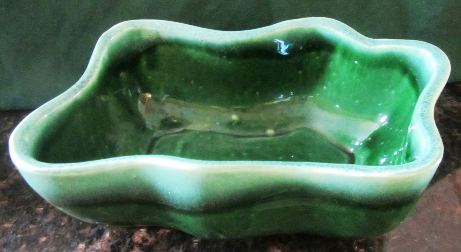 VINTAGE UNGEMACH GREEN CERAMIC CANDY NUT DISH 243