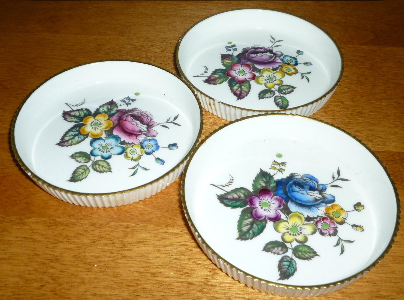 ROYAL WORCESTER VINTAGE FINE BONE CHINA COASTER TRINKET G676 FLOWERS