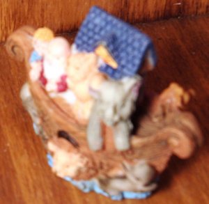 COLLECTIBLE CUTE MINIATURE NOAH'S ARK