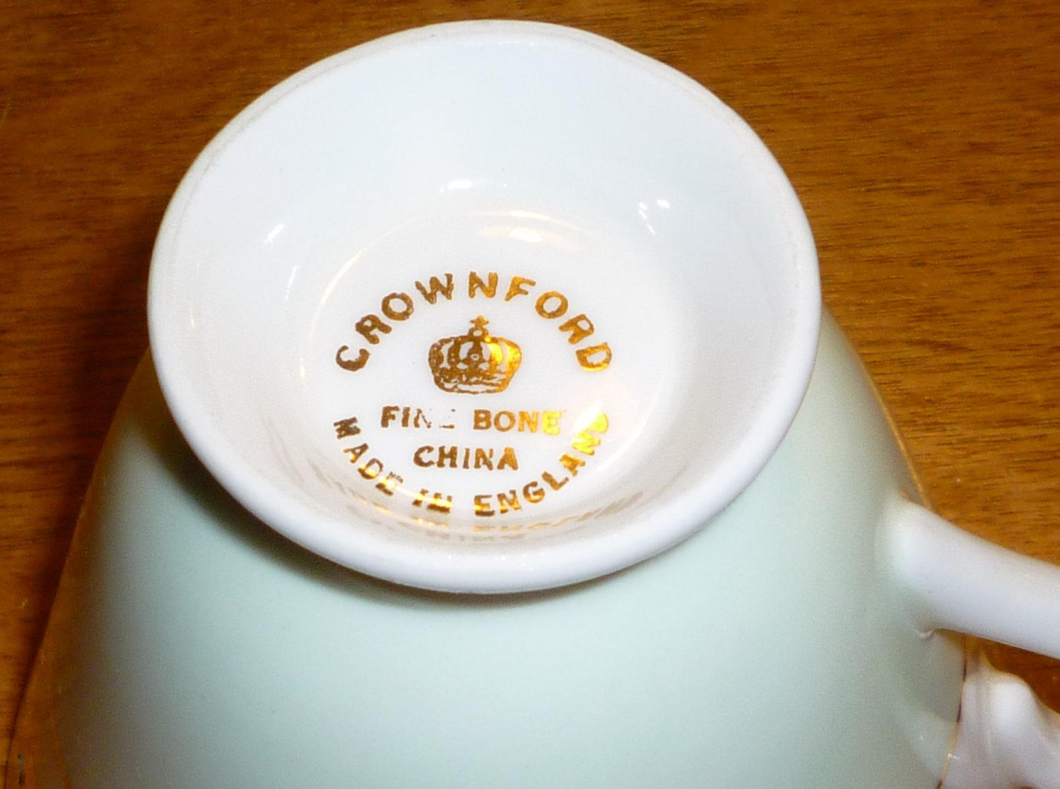 VINTAGE FINE BONE CHINA 4 CUPS & 3 SAUCERS CROWNFORD STAFFORDSHIRE