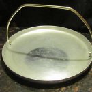 VINTAGE ALUMINUM WARE DeLUXE TRAY WITH HANDLE GRIDDLE PLATTER PIZZA BAKEWARE