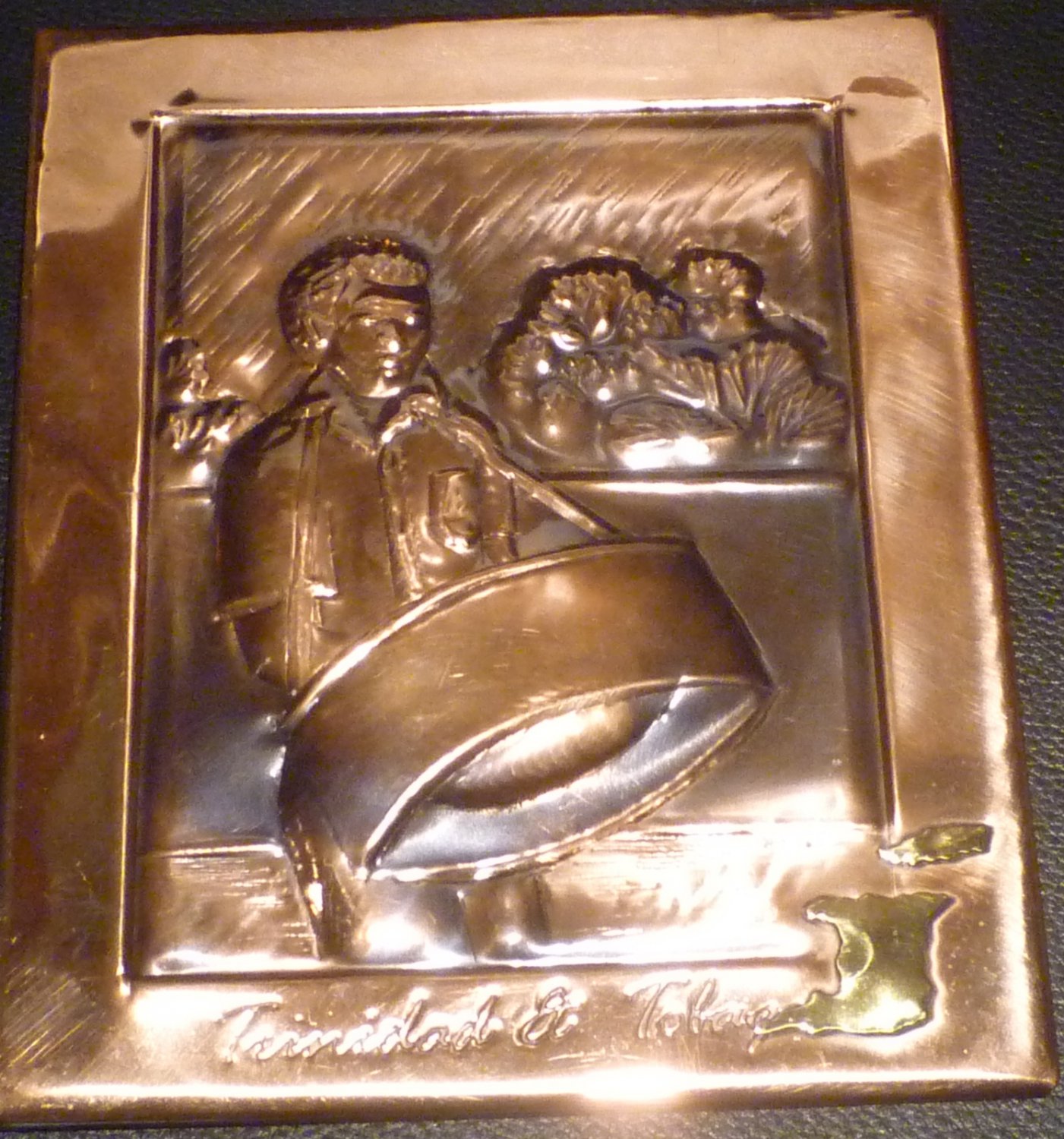 VINTAGE COPPER WALL HANGING PLAQUE TRINIDAD ET TOBAGO