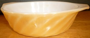 VINTAGE ANCHOR HOCKING FIRE-KING PEACH LUSTERWARE #7 BOWL USA