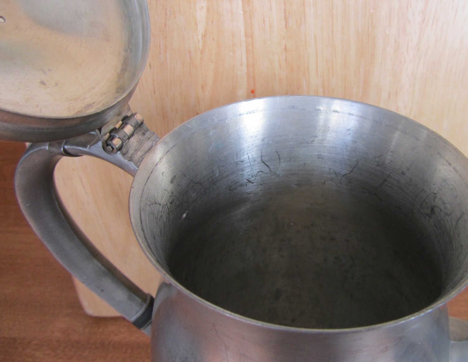 VINTAGE PEWTER TEA/COFFEE POT & CREAMER SET BY INTERNATIONAL PEWTER