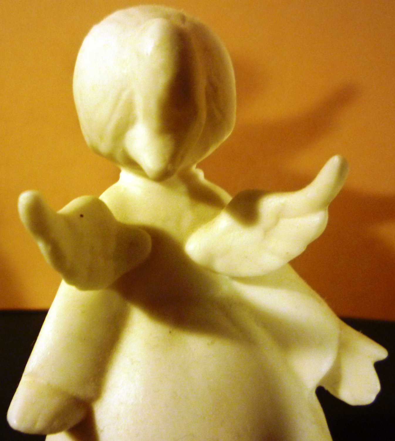 VINTAGE CHARMING WHITE BISQUE PORCELAIN FIGURINE KISSING ANGELS SET OF