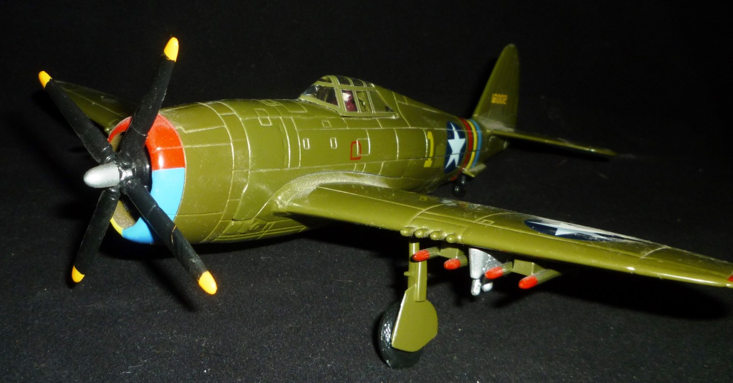 P47 THUNDERBOLT WWII WAR AIRPLANE METAL MODEL RETRACTABLE LANDING GEAR