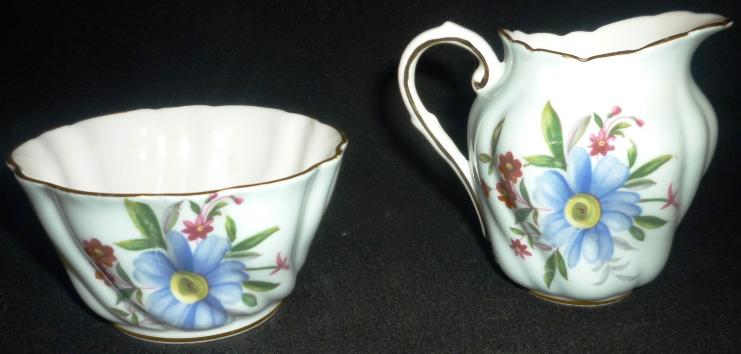 VINTAGE FINE BONE CHINA PARAGON ENGLAND REGO SUGAR BOWL & CREAMER SET