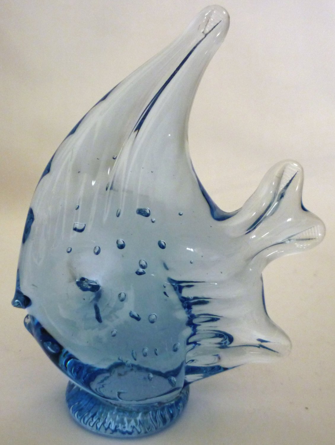 UNITED STATES COMMEMORATIVE FINE ARTS GALLERY BLUE GLASS FIGURINE FISH