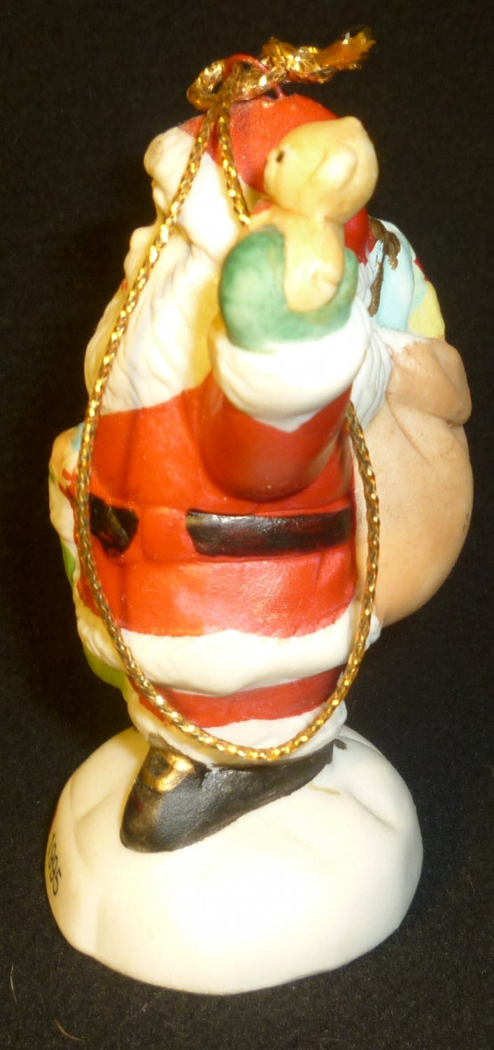 COLLECTIBLE 1985 CVS PORCELAIN CHRISTMAS TREE SANTA ORNAMENT