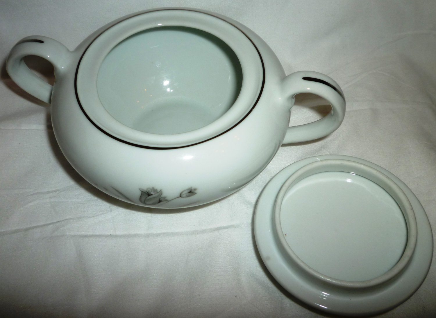 CREATIVE ROYAL ELEGANCE FINE JAPAN PORCELAIN TULIPS LIDDED SUGAR BOWL