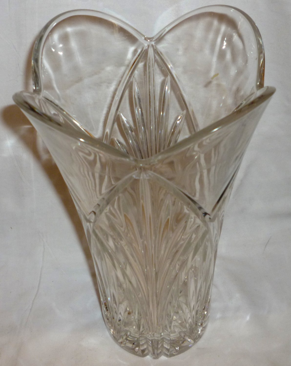 BEAUTIFUL LENOX CLEAR CRYSTAL CUT GLASS FLORAL VASE