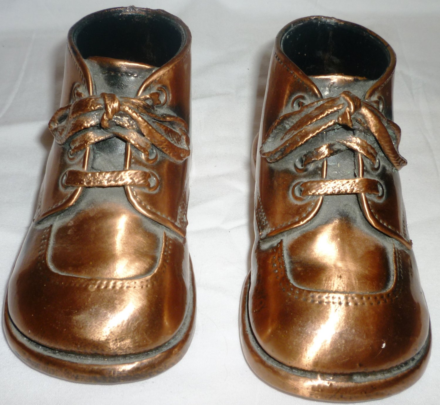 VINTAGE COPPER PLATED LEATHER BABY BOOTIES SHOES FIGURINE