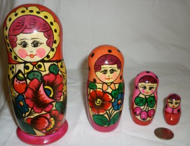 VINTAGE TRADITIONAL RUSSIAN MATRESHKA NESTING DOLLS SET/4 CARVED HANDPAINTED DOT