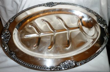 VINTAGE SILVERPLATED ORNATE FOOTED MEAT SERVING PLATTER SHIEEFIELD MB LION TRADE