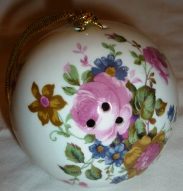 VINTAGE ROYAL STUART ENGLAND FINE BONE CHINA POMANDER POTPOURRI HOLDER BALL