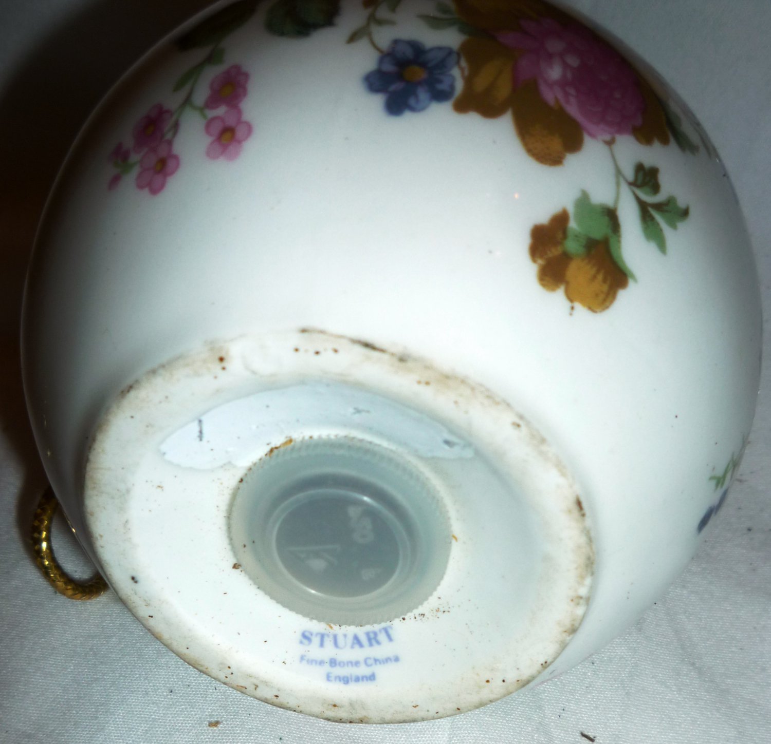 VINTAGE ROYAL STUART ENGLAND FINE BONE CHINA POMANDER POTPOURRI HOLDER BALL
