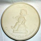 1976 HUMMEL & GOEBEL COLLECTORS' CLUB MEMBER CERAMIC MEDALLION  WEST GERMANY