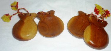 WOODEN MUSICAL PERCUSSION INSTRUMENT CASTANETS SET OF 2 MEXICO