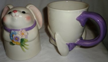 VINTAGE CHARMING EASTER CERAMIC COFFEE TEA MUG FIGURAL MOUSE SET OF 2