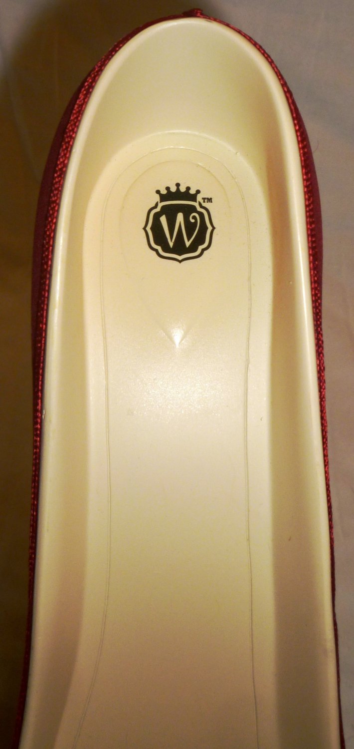 WINE CADDY BOTTLE HOLDER WILD EYE DESIGN RED HIGH HEEL WEDGE SHOE FELT