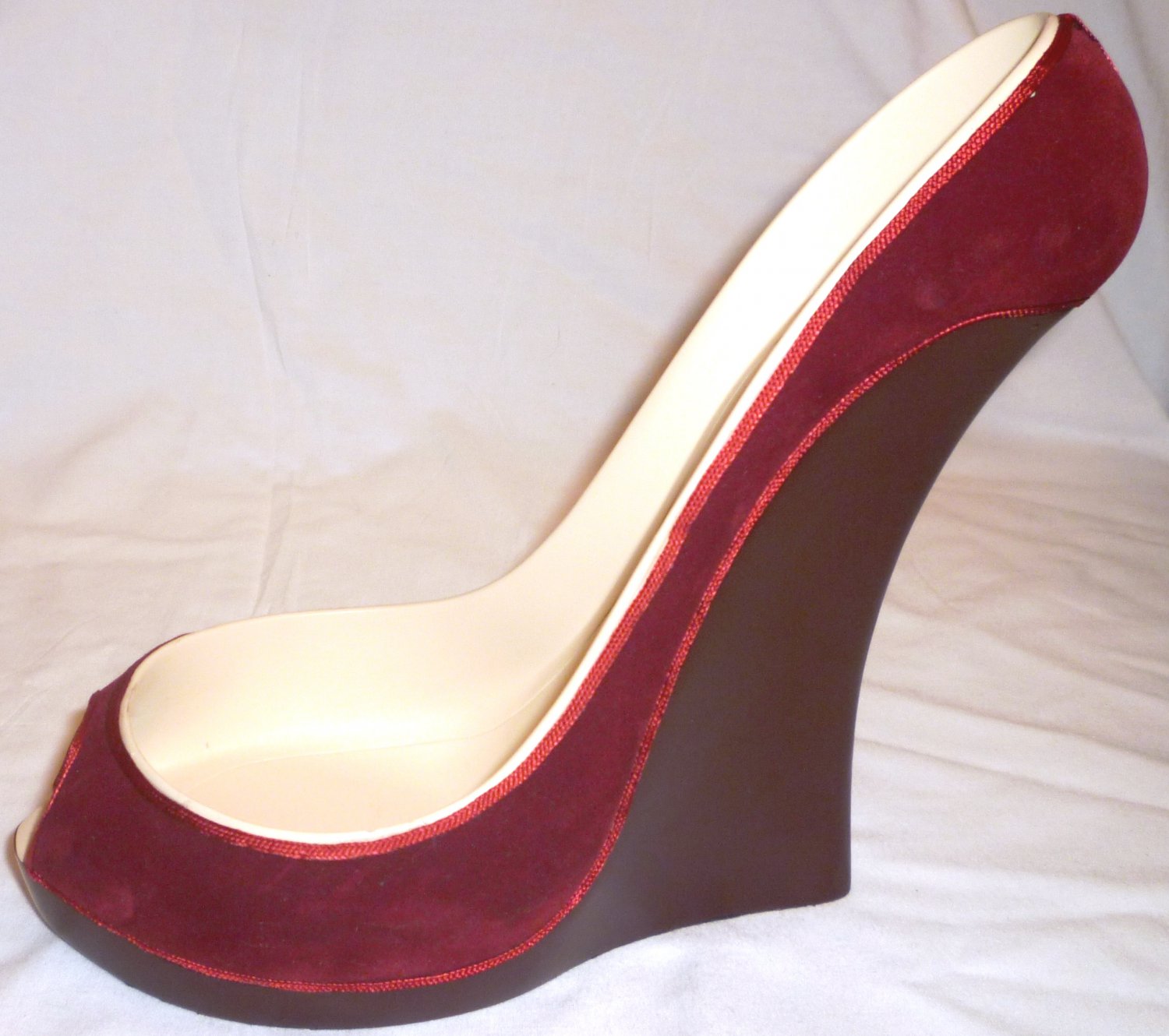 WINE CADDY BOTTLE HOLDER WILD EYE DESIGN RED HIGH HEEL WEDGE SHOE FELT